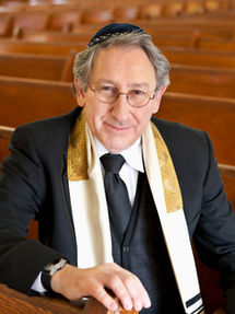 Rabbi in Synagogue