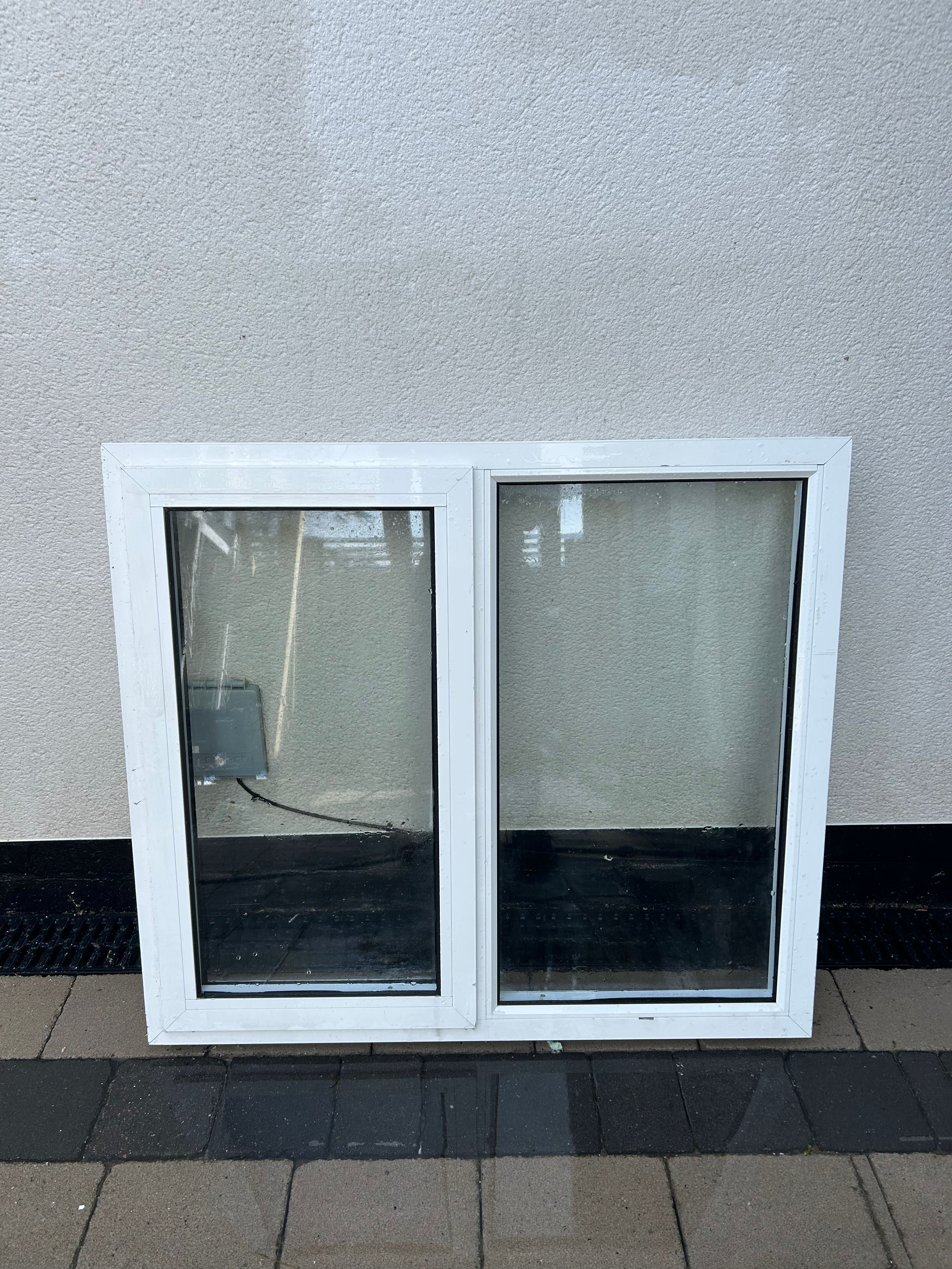 White aluminum window - 900 x 800 (10)