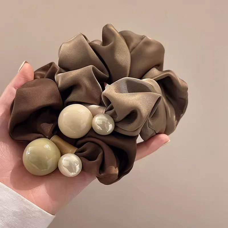 Roselle Elegant Satin Scrunchies ā Set of 3