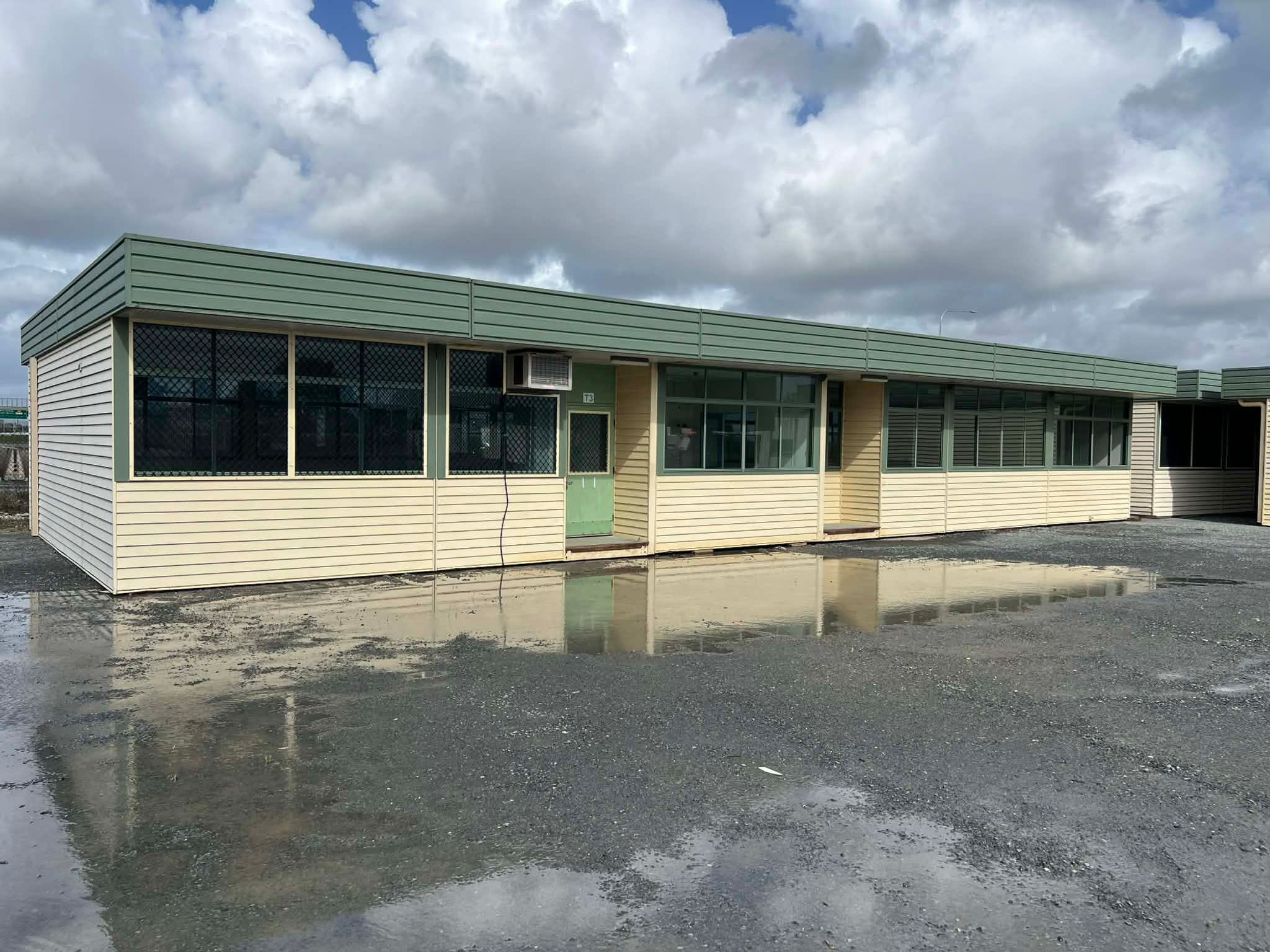 6 module portable building for a house or office