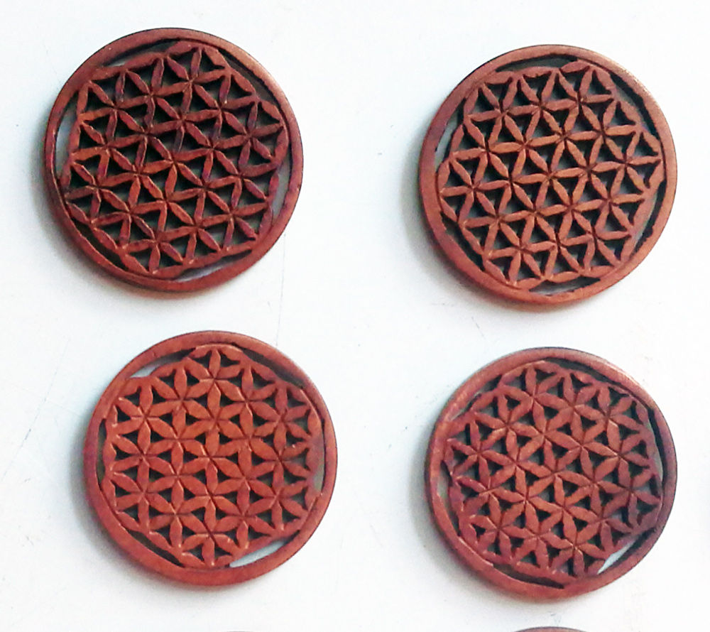 Fleur de Vie pendentif en bois naturel mahagani sculpté à la main D.4.2 cm