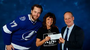 Lightning Community Heroes Honors Gina Wilkins