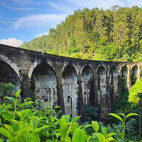 Nine-Arche-Bridge-Ella