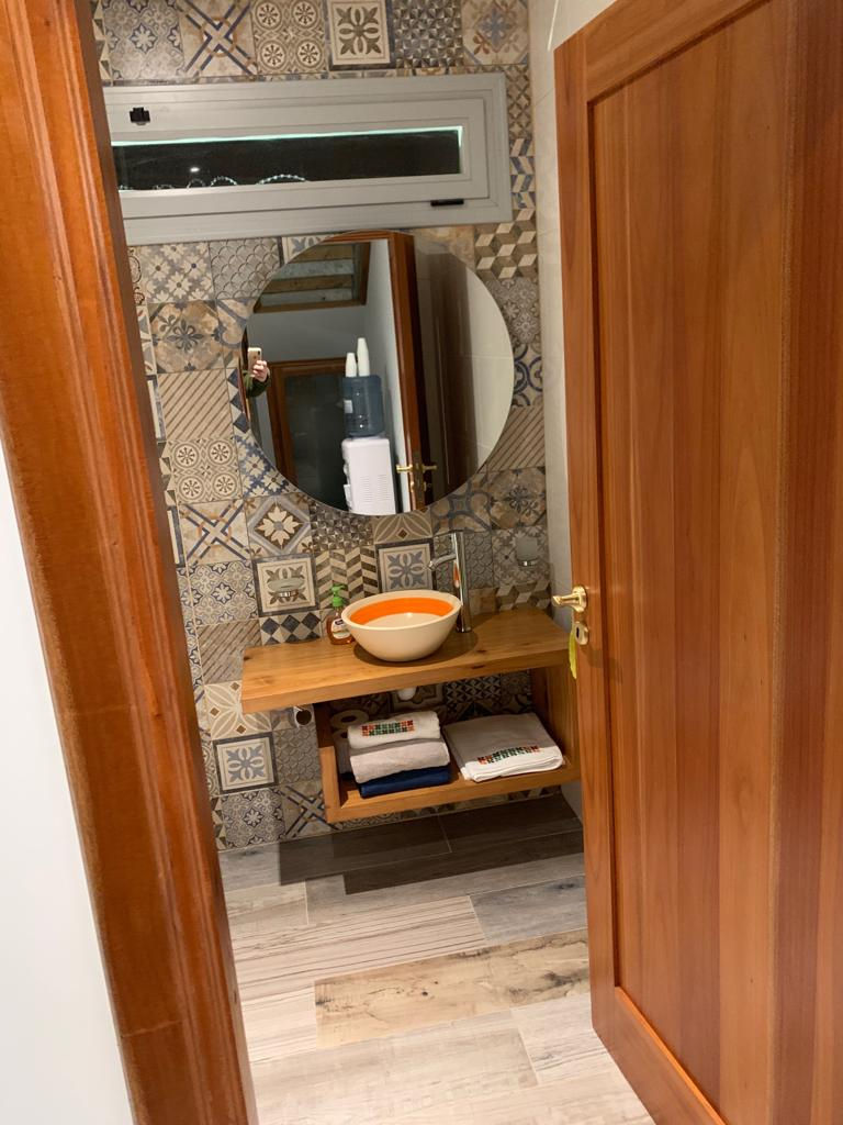 Baño, sanitarios y revestimientos.