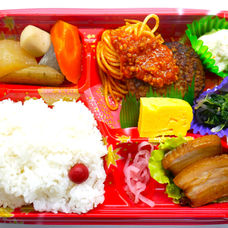 ロケmeat弁当　800円（税別）