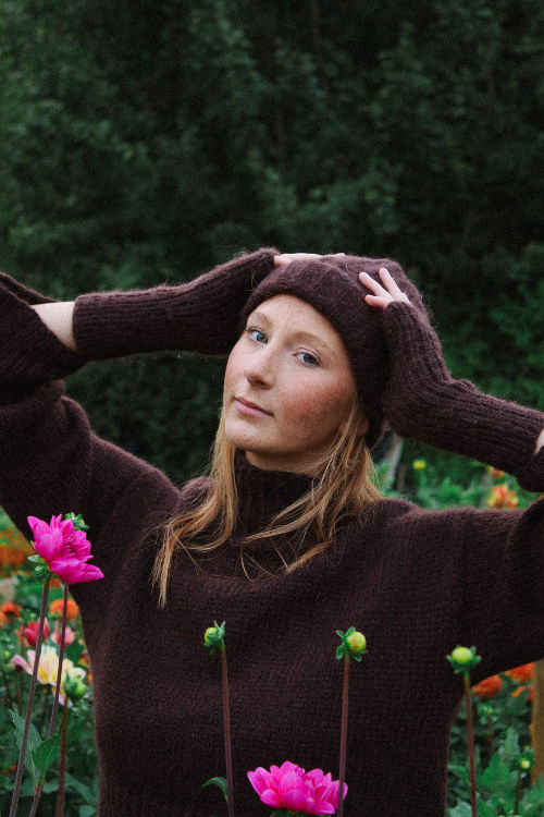 Thumbnail: Pierrette Mitaines