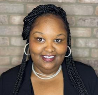 LHowze Headshot Leslie Howze.png