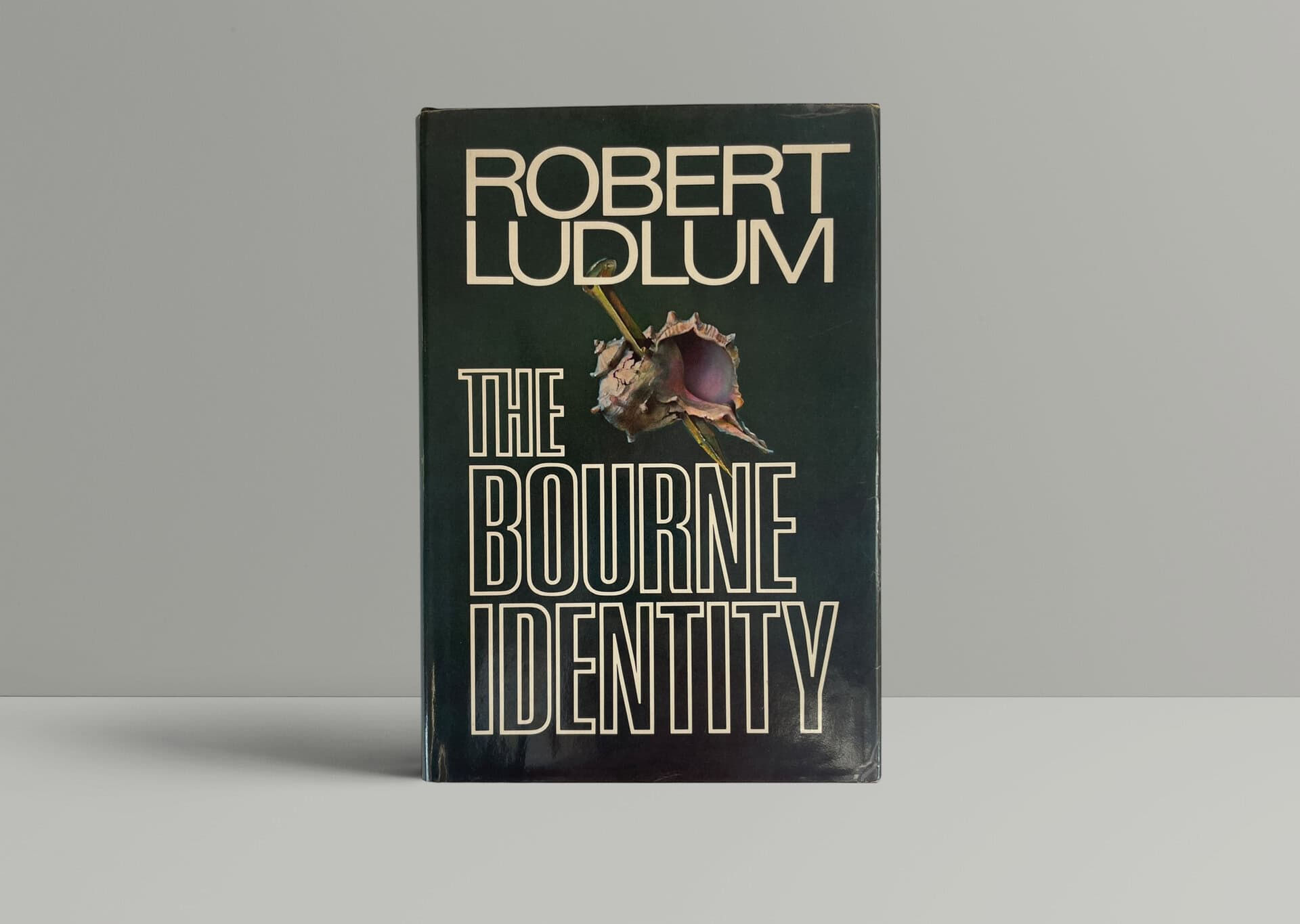 Robert Ludlum - The Bourne Identity - SIGNED First US Edition 2014