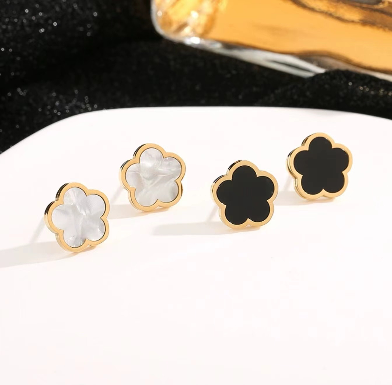 Five-Leaf Flower stud earrings
