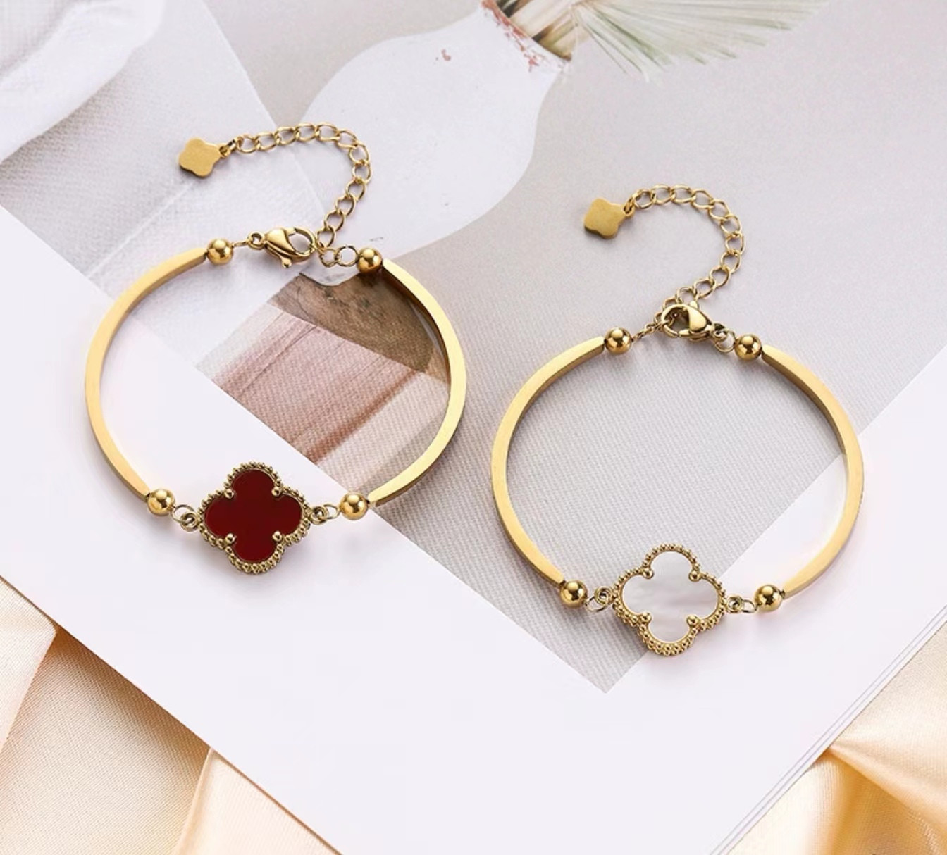 Fortune Clover bangle - Gold