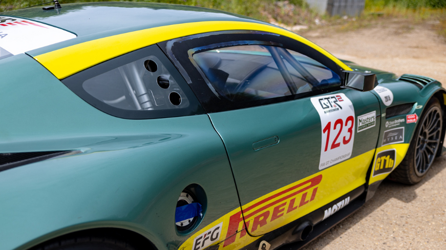 aston martin dbr9 gt1 for sale88.png