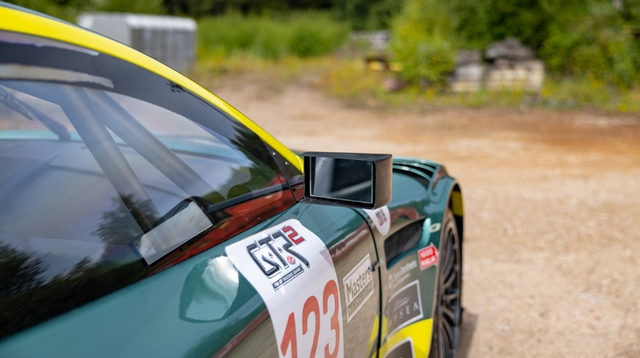 aston martin dbr9 gt1 for sale89.png