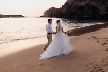 best places to elope in europe, beach elopements, amazing elopements licandro weddings 