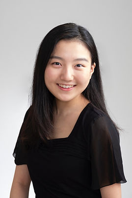 山本菜摘プロフ_5年前フォーマル_edited.jpg