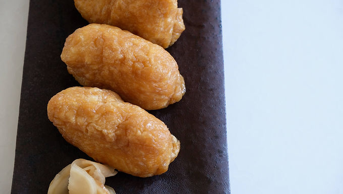 いなり寿司、茶碗  蒸し、つくねバーグ、菜の花のたらこ和え、塩鯖のマリネサラダ