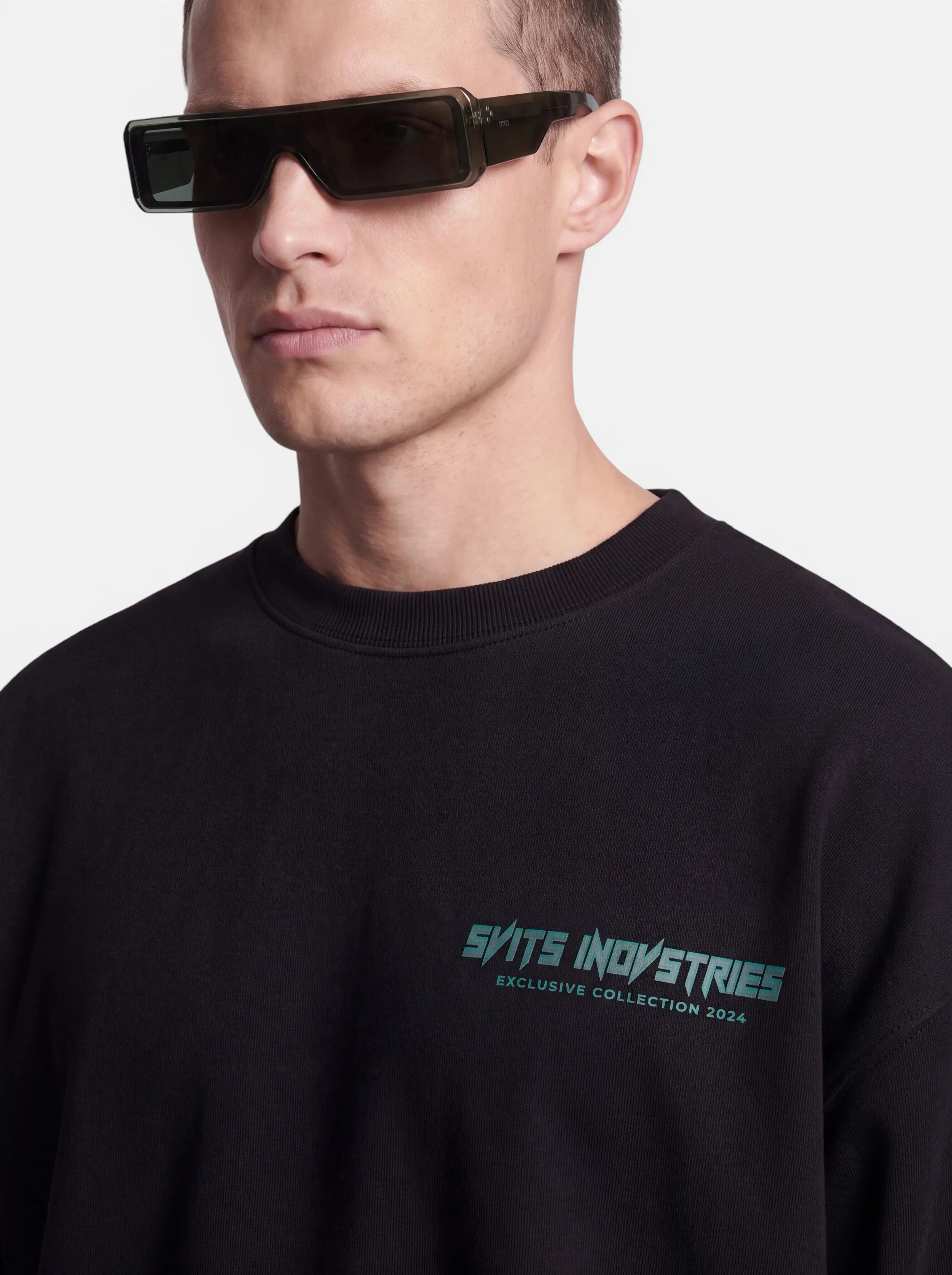 SPACE LONGSLEEVE SCHWARZ