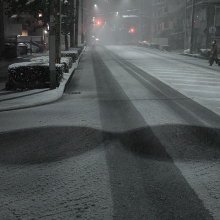 福岡、雪の夜