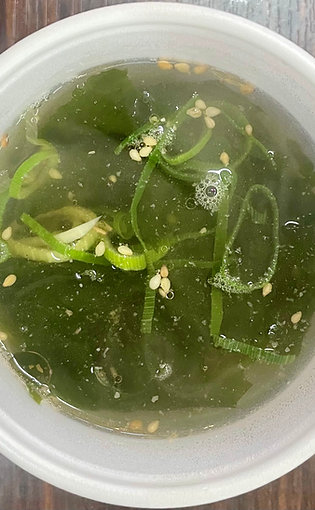 ワカメスープ