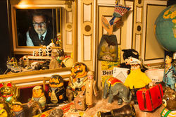 80 Toys mirror