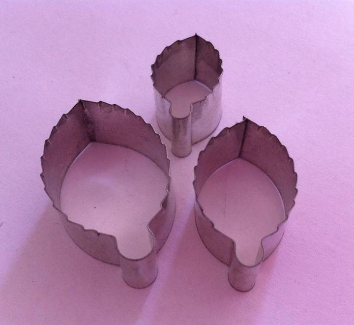 Facebook - Cortadores P
( juego con 3 piezas de hojas rugosas)