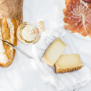 The Best Wine and Cheese Pairings From 7 Somms