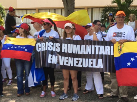 Venezolanos en Puerto Rico se unen a marcha por referendo