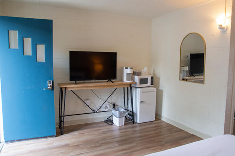 Smart TV at Al & Sally's Motel in Northwest Indiana