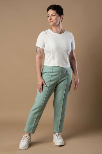 Calça Cenoura Com Vinco em Tweed | Emegê Store