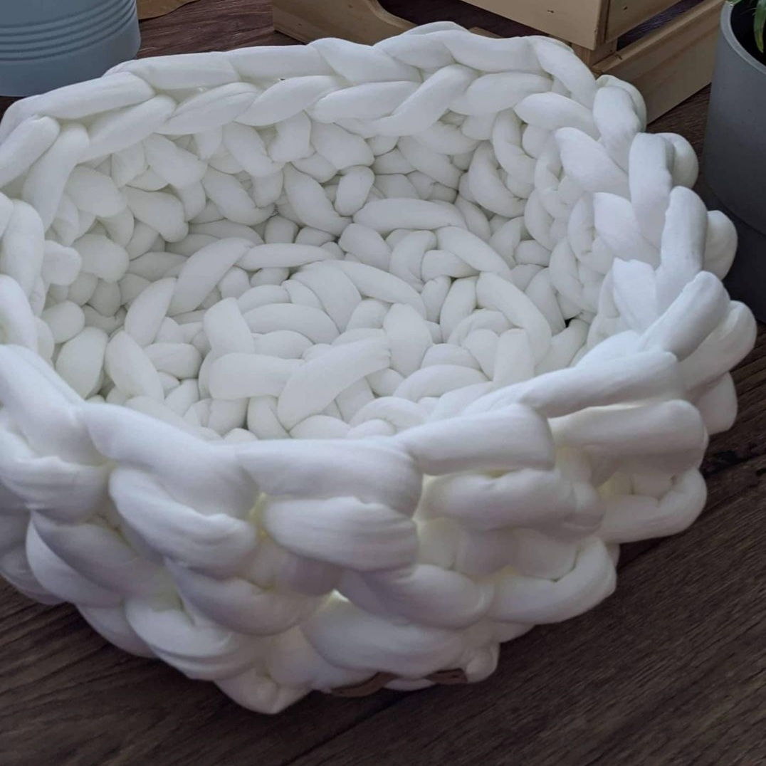 Chunky-Knit Bed - White