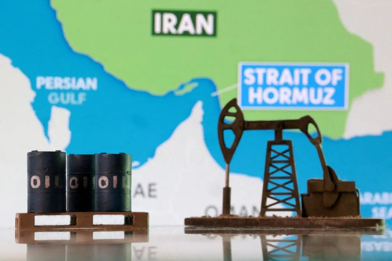 Oil Jumps as Middle East Conflict Raises Global Economic Risks