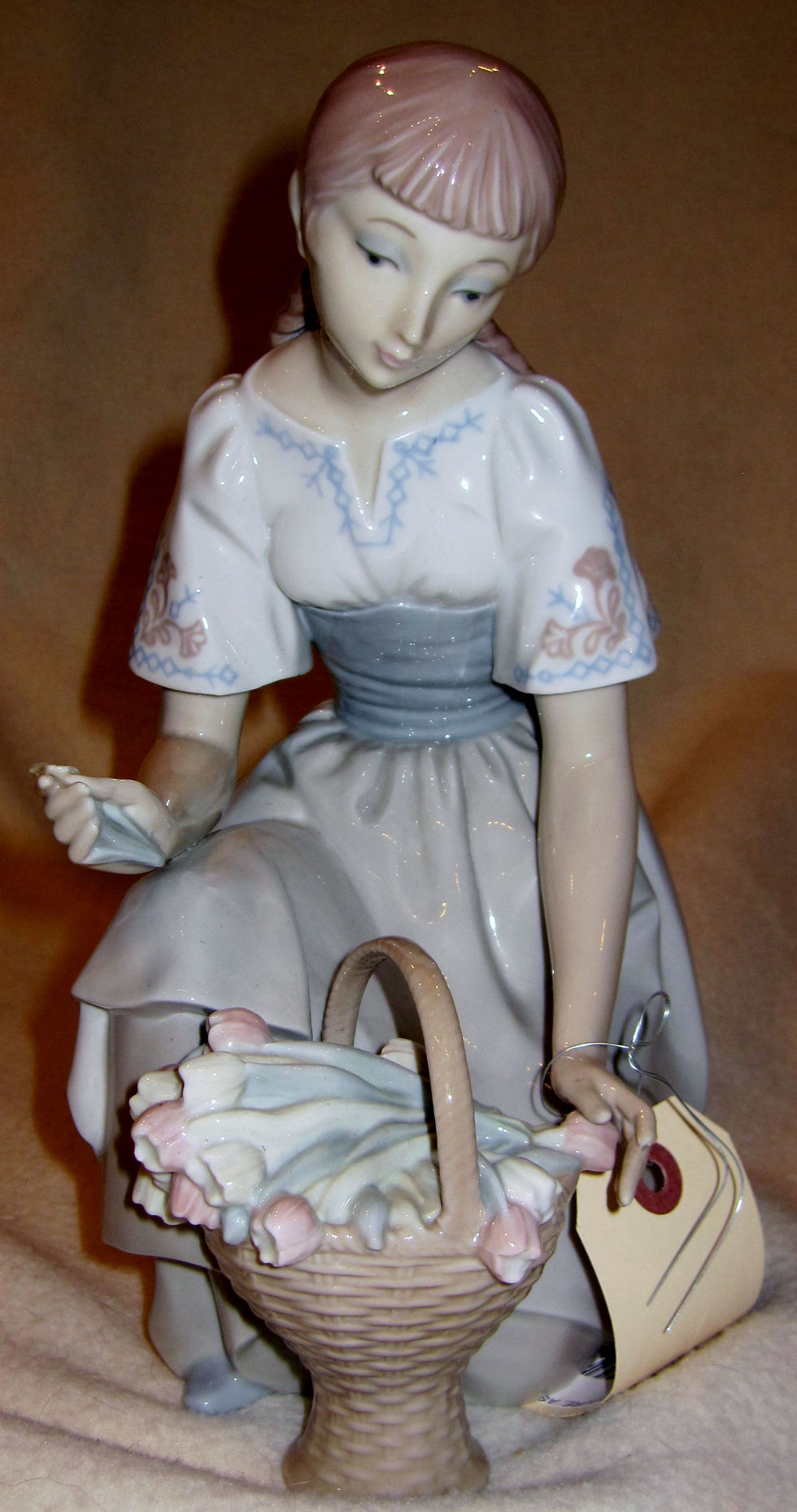 50896-B12 Lladro seated figure