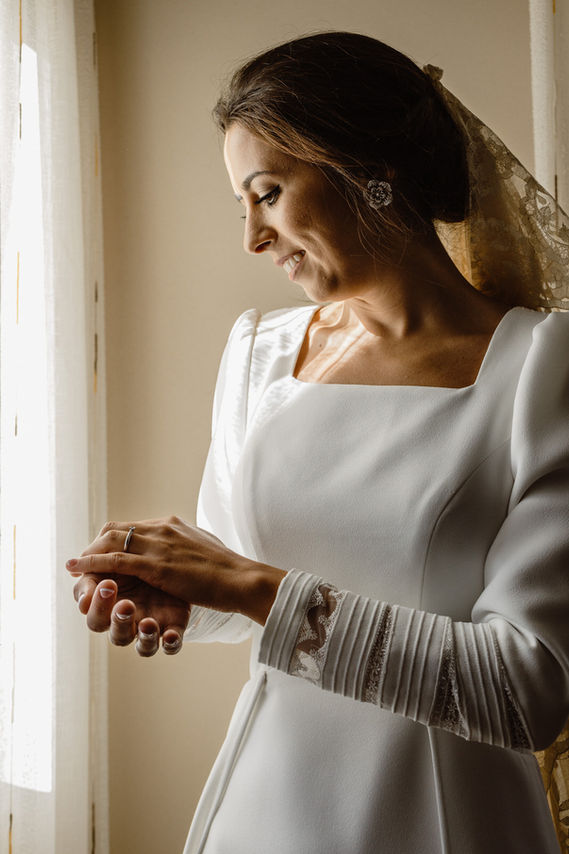 Nerea con vestido de novia en La Rioja