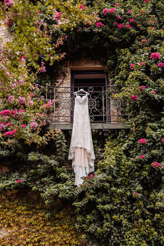 Detalles del estilismo de novia de Alicia