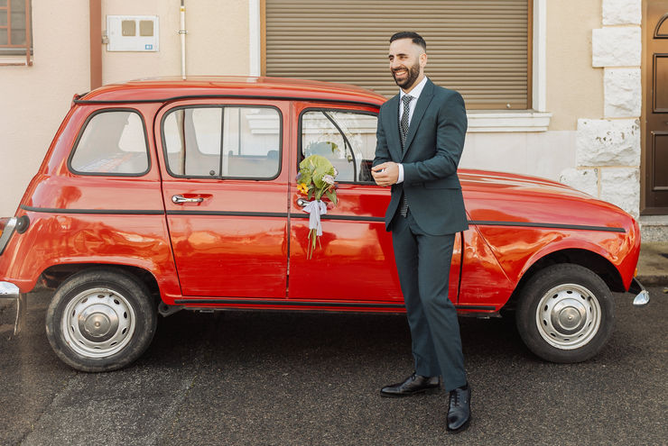 Momentos de los preparativos de boda de Marta y Adrián en Navarra antes de la ceremonia