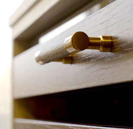 leather-wrapped_tarditional_handle.jpg