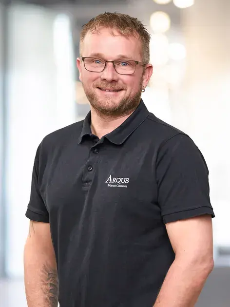 Mann mit Brille