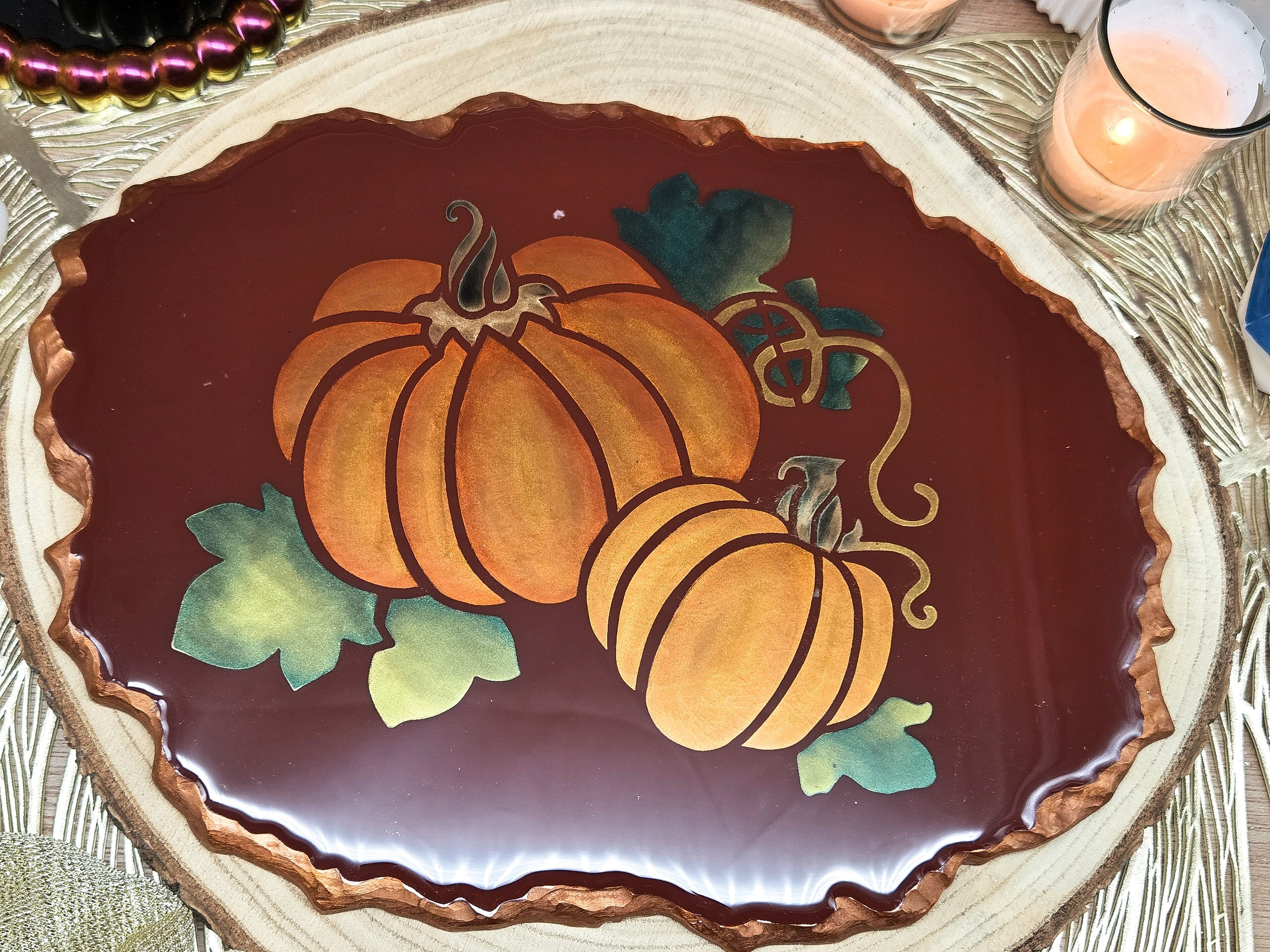 Autumn Harvest – Handgemaltes Kürbis-Tray (L)