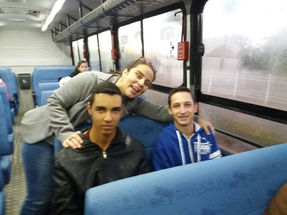 A primeira viagem no ônibus Escolar junto com os estudantes