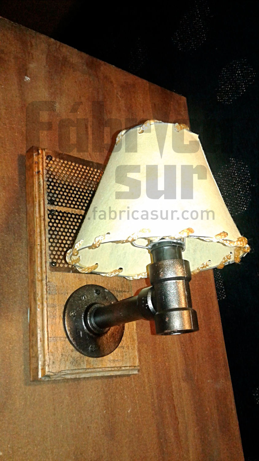 Miniatura: Lámpara de pared