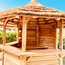 Un produit typique de notre Atelier, la paillote bar toujours aussi en vogue.