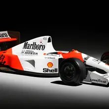 The silence after the corner / The car that still carries Senna´s soul