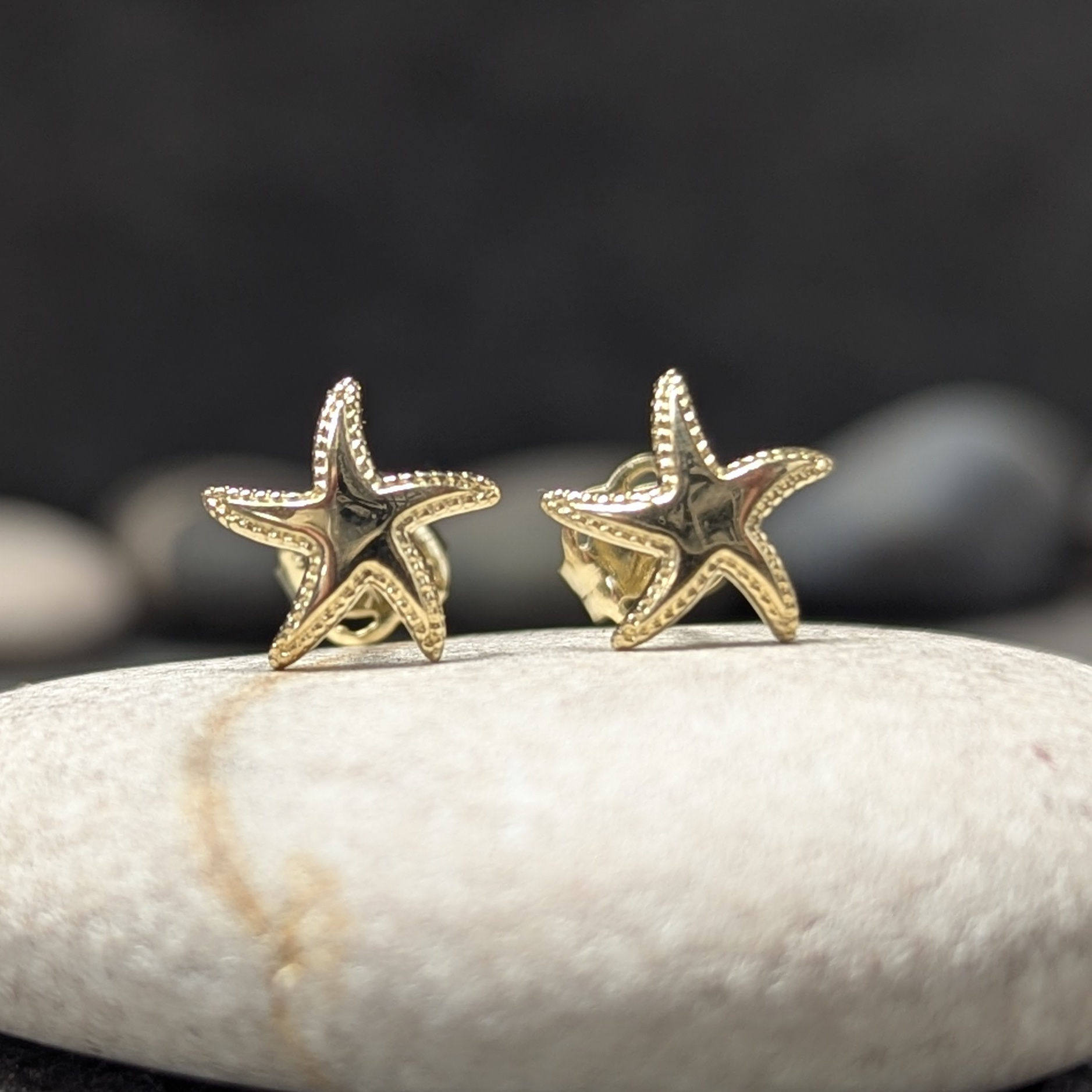 9ct Gold Starfish Studs (Solid 9ct gold)