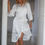 Miniatura: Modèle portant un peignoir kimono blanc en satin brilliant BOHOL