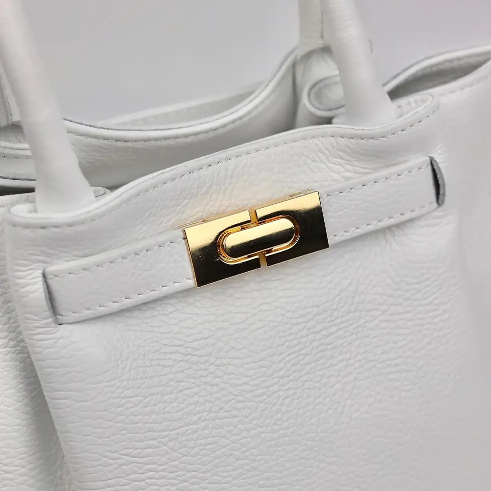 Miniaturbild: sac cabas femme, cuir grainé souple, tendance 2026 finition doreé