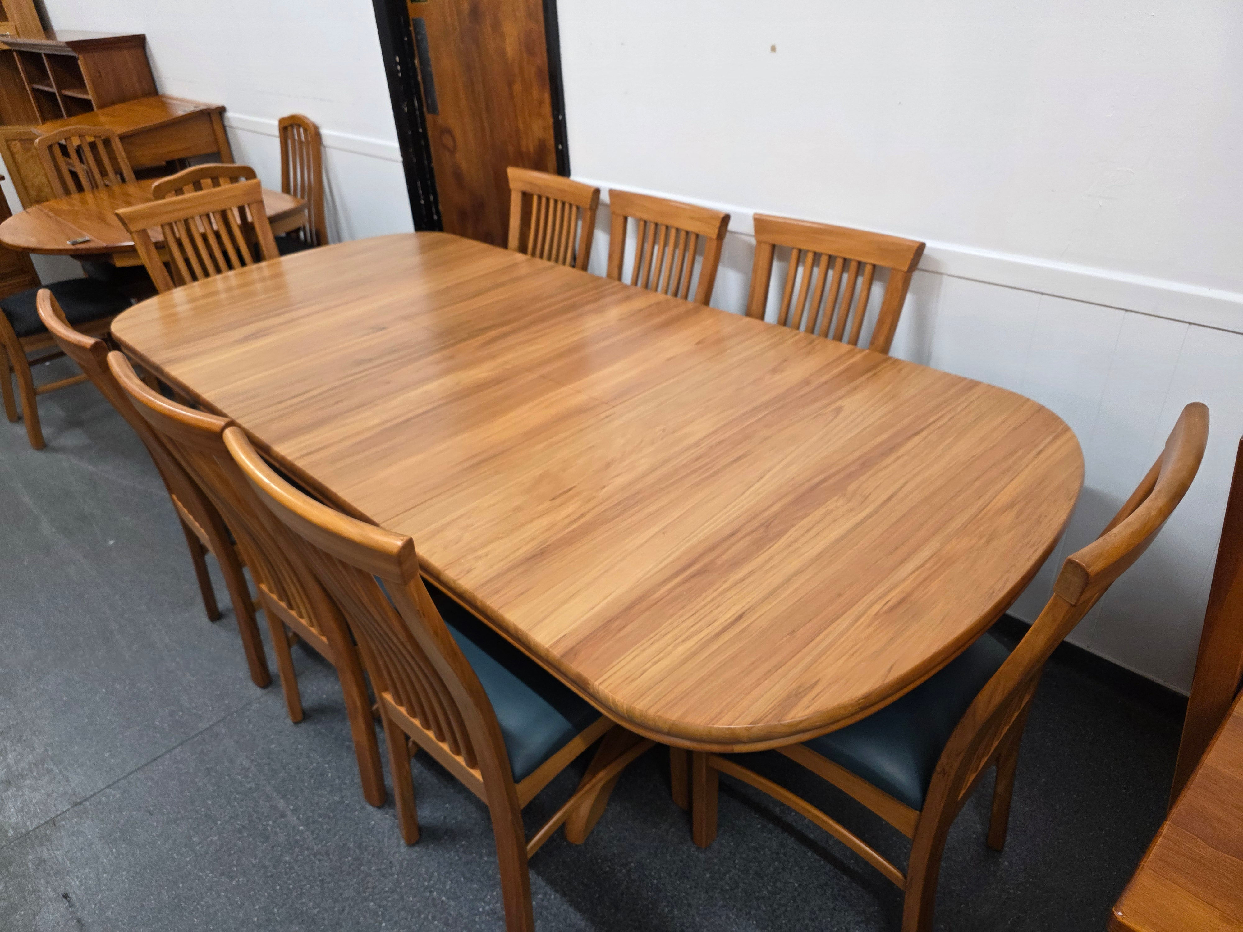 R A Davies 9 pce twin extension dining suite