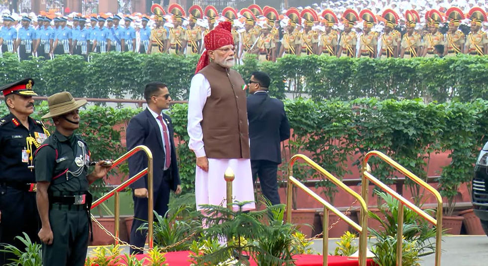 ৮০তম স্বাধীনতা দিবসের উপলক্ষ্যে, প্রধানমন্ত্রী নরেন্দ্র মোদী লাল কেল্লা থেকে ১৩তম বার পতাকা উত্তোলন করেছেন।
