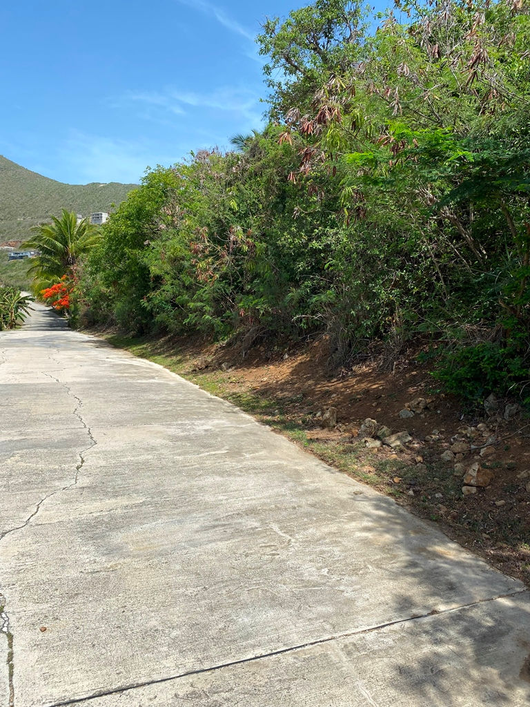 Land SXM Red Pond #51