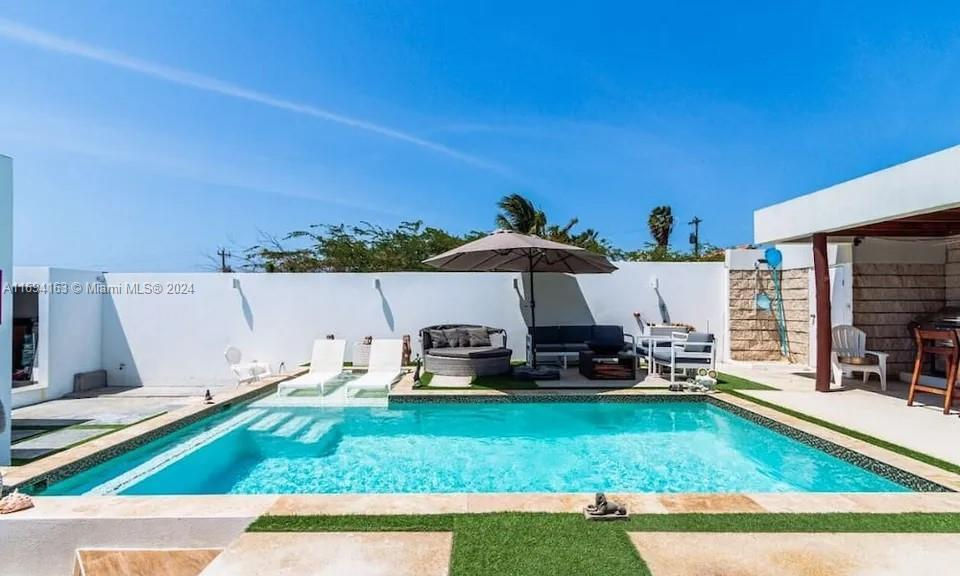 Miniatura: Luxury Retreat AUA Noord