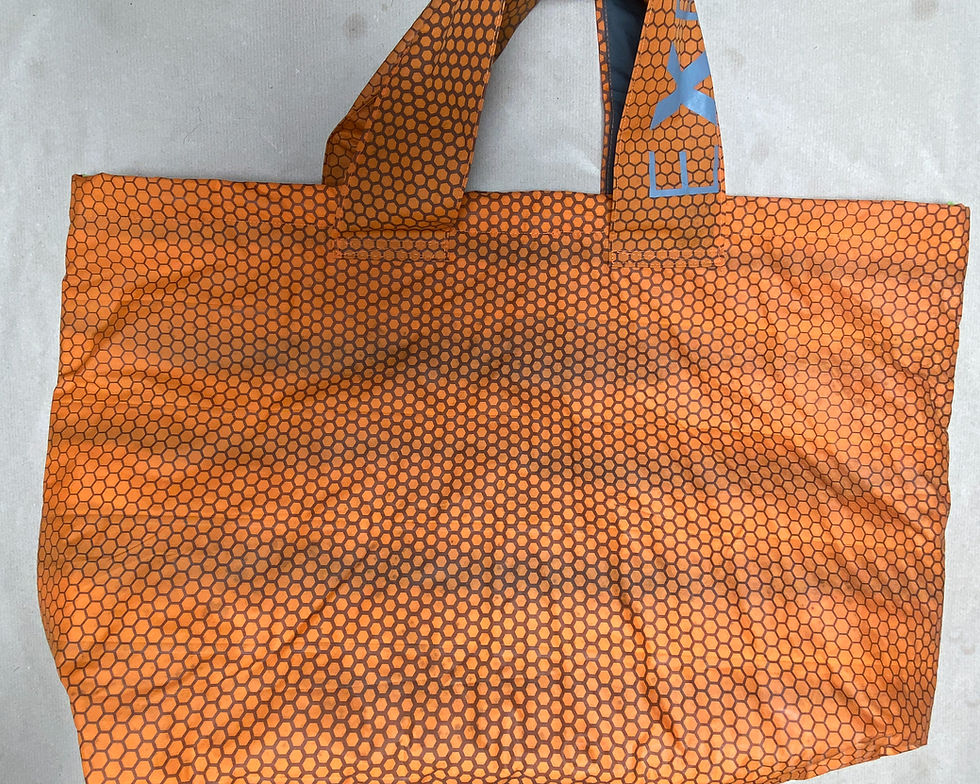 Shopper aus ausrangierter Luftmatraze