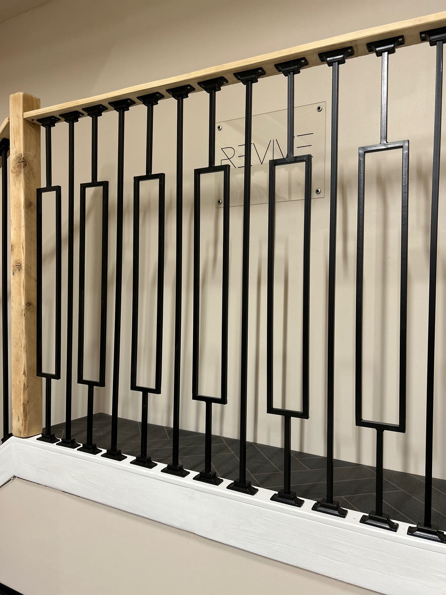 12mm Rectangle with Plain Bar Design